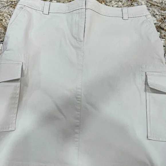 PRICE DROP!!  Talbots  Skirt with CARGO POCKETS Tan 12P - Gently LOVED - EUC - Picture 6 of 12